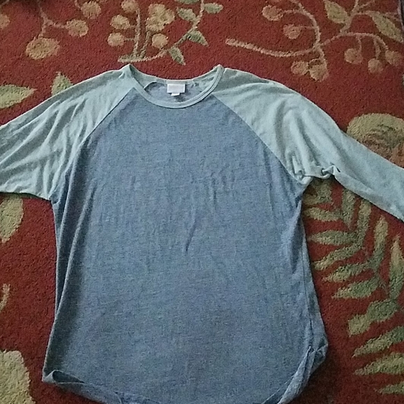 LuLaRoe Tops - Lularoe Randy shirt